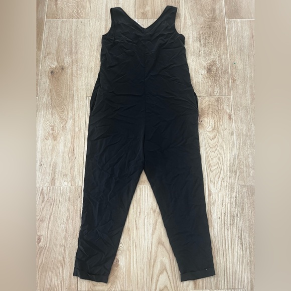 NWT Ingrid & Isabel Sleeveless Zip Front Maternity Jumpsuit - Picture 9 of 9